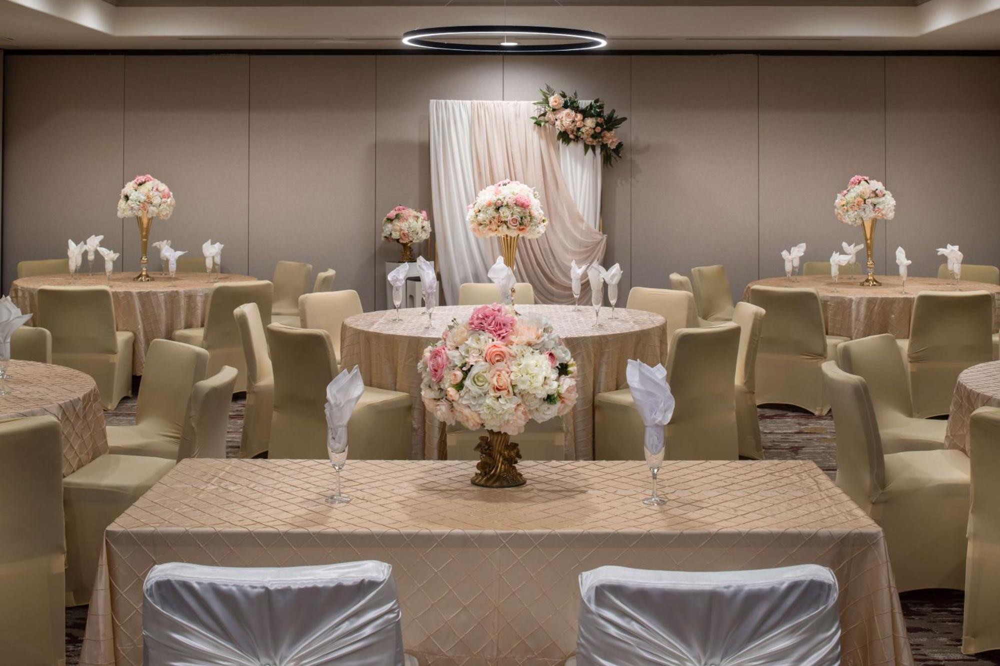 Hilton Garden Inn Fontana Kültér fotó