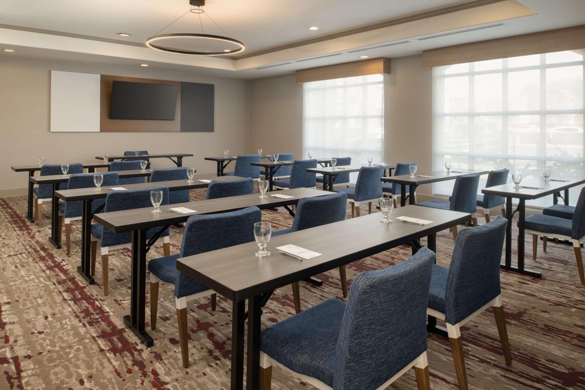 Hilton Garden Inn Fontana Kültér fotó