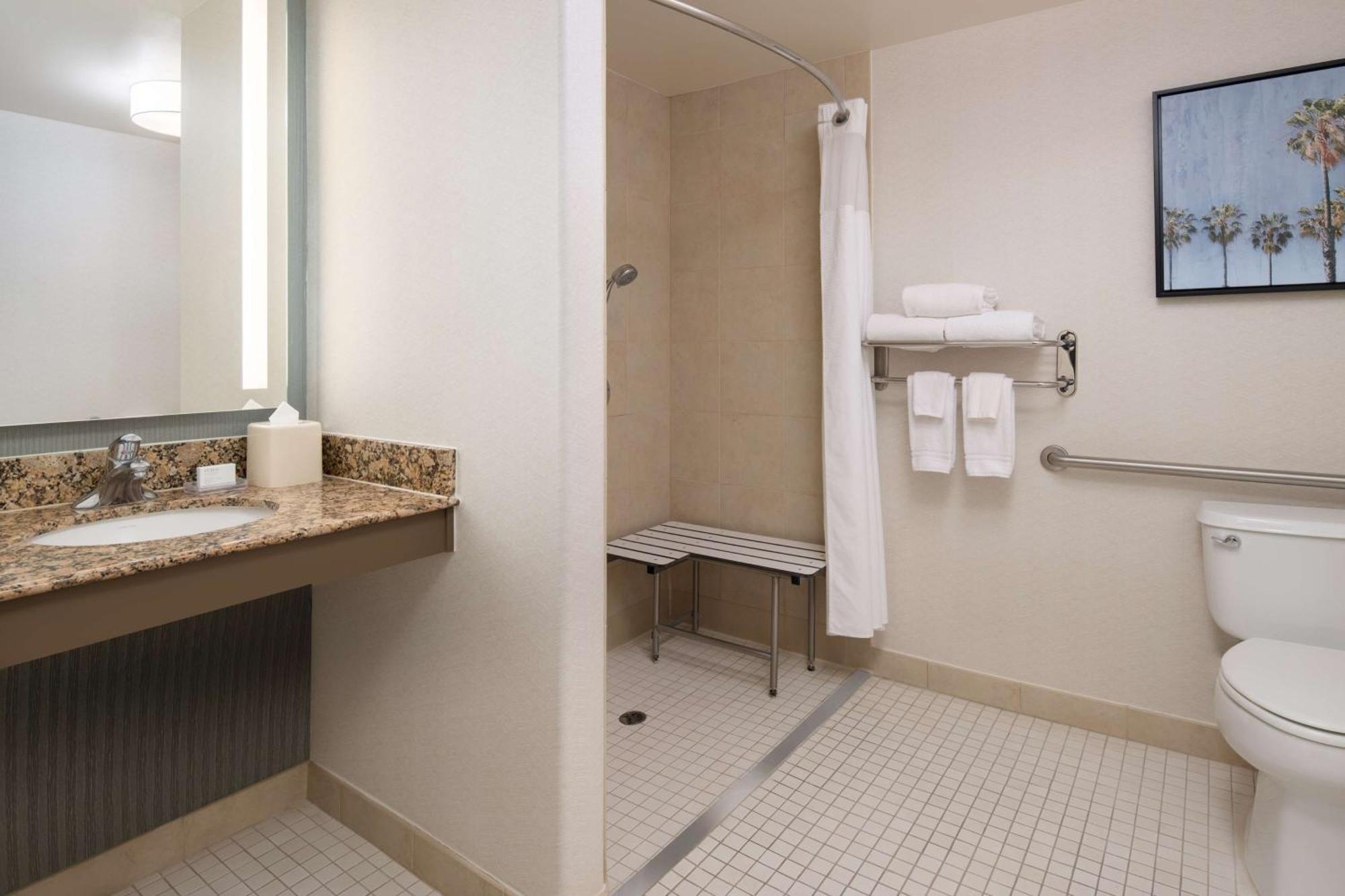 Hilton Garden Inn Fontana Kültér fotó