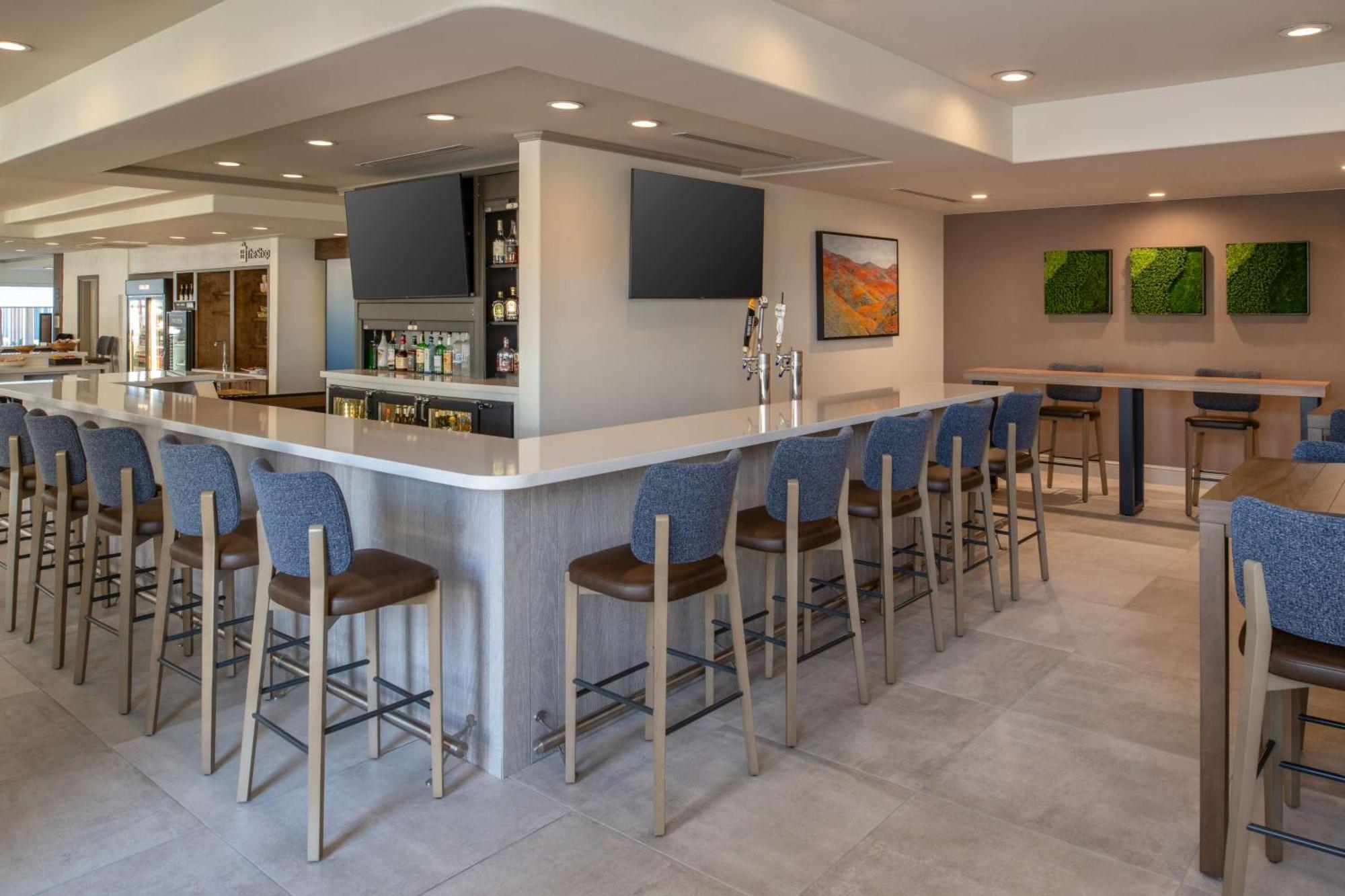 Hilton Garden Inn Fontana Kültér fotó