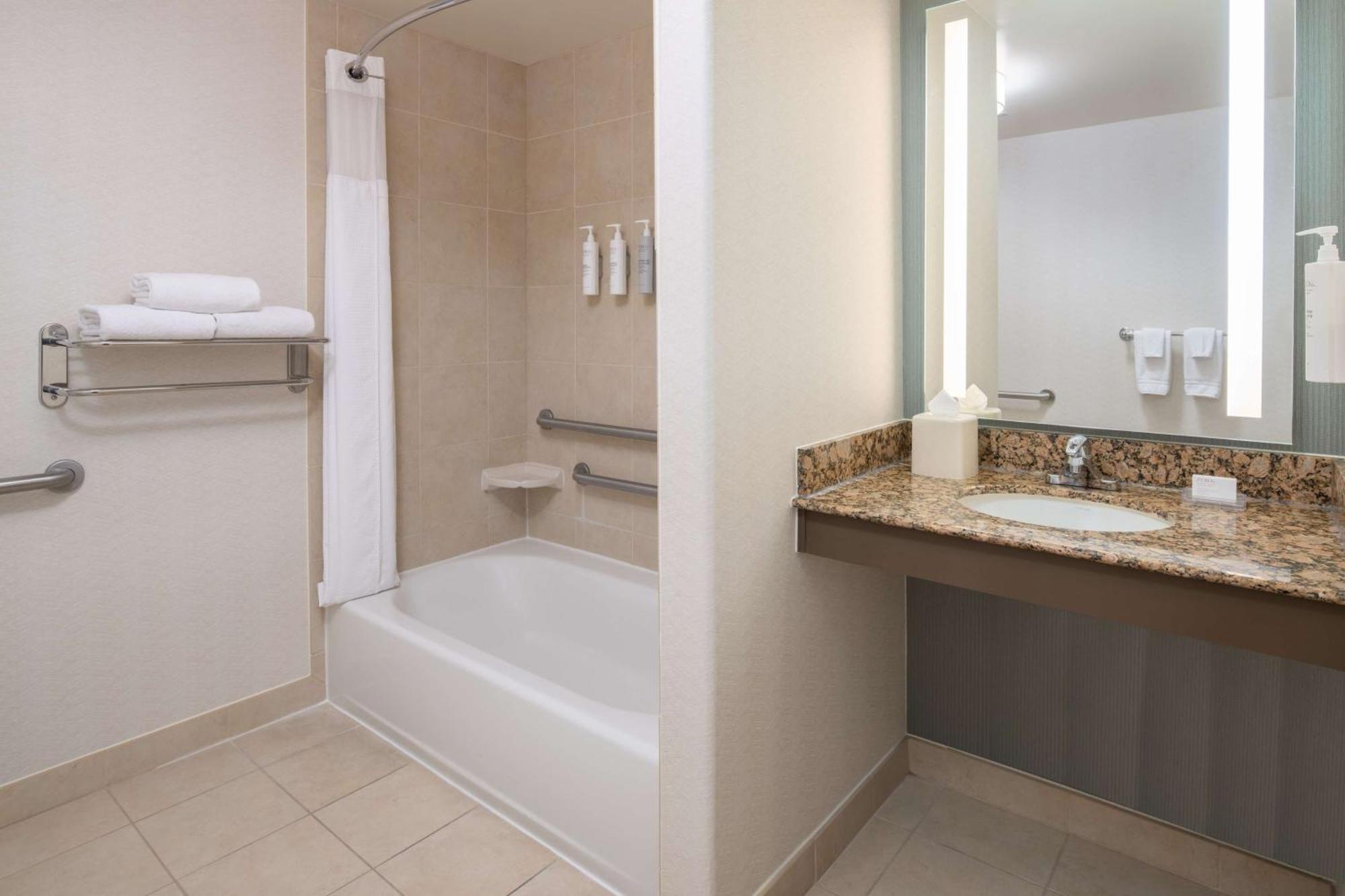 Hilton Garden Inn Fontana Kültér fotó