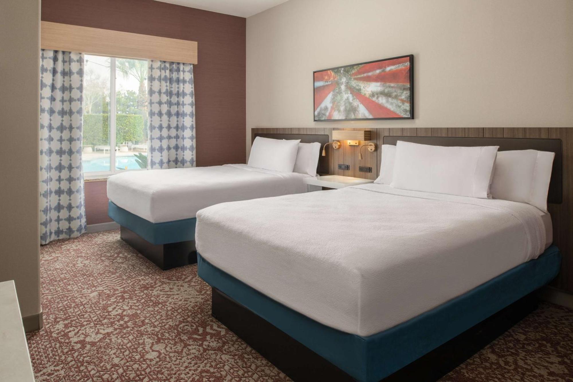 Hilton Garden Inn Fontana Kültér fotó