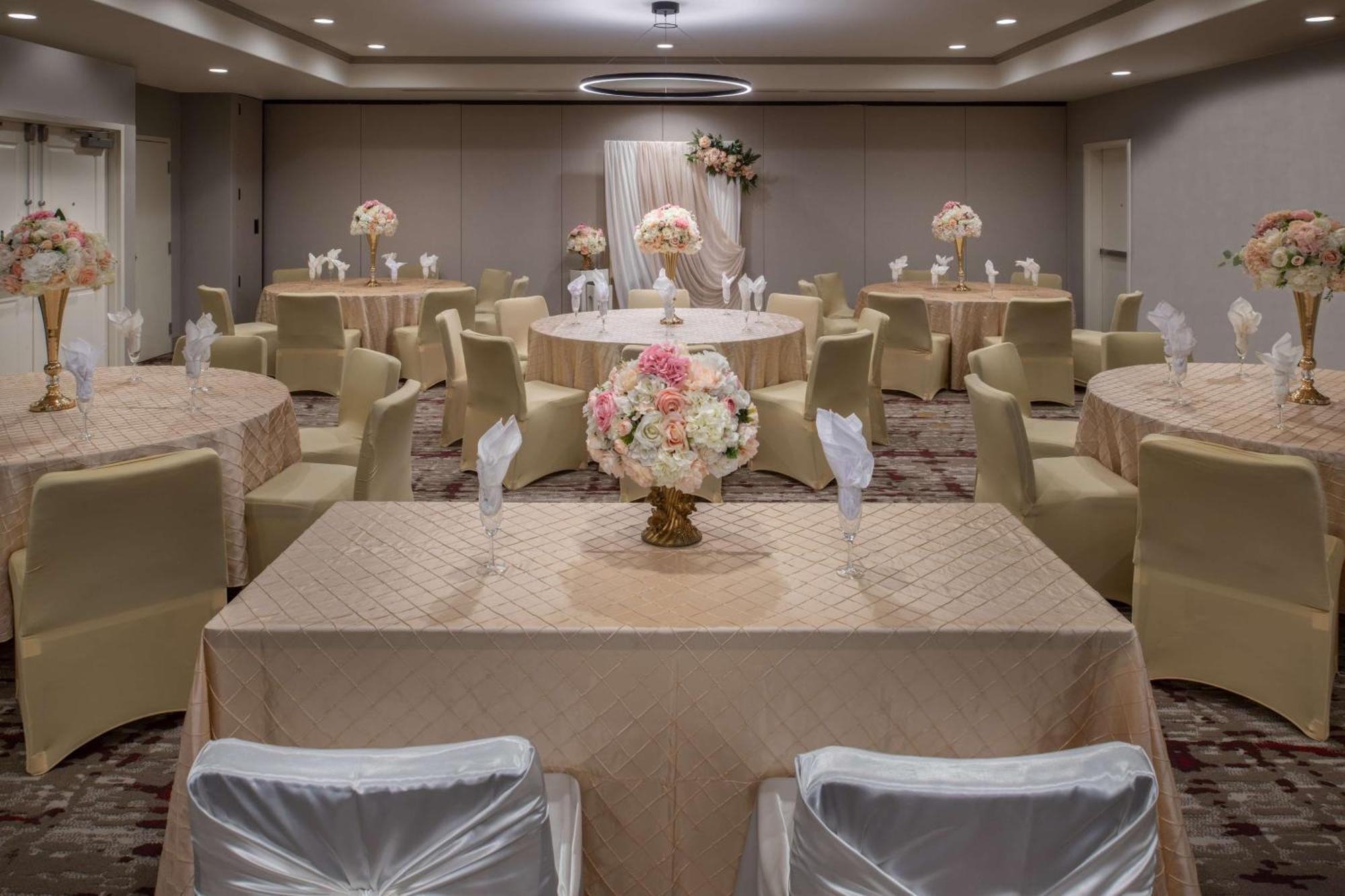 Hilton Garden Inn Fontana Kültér fotó