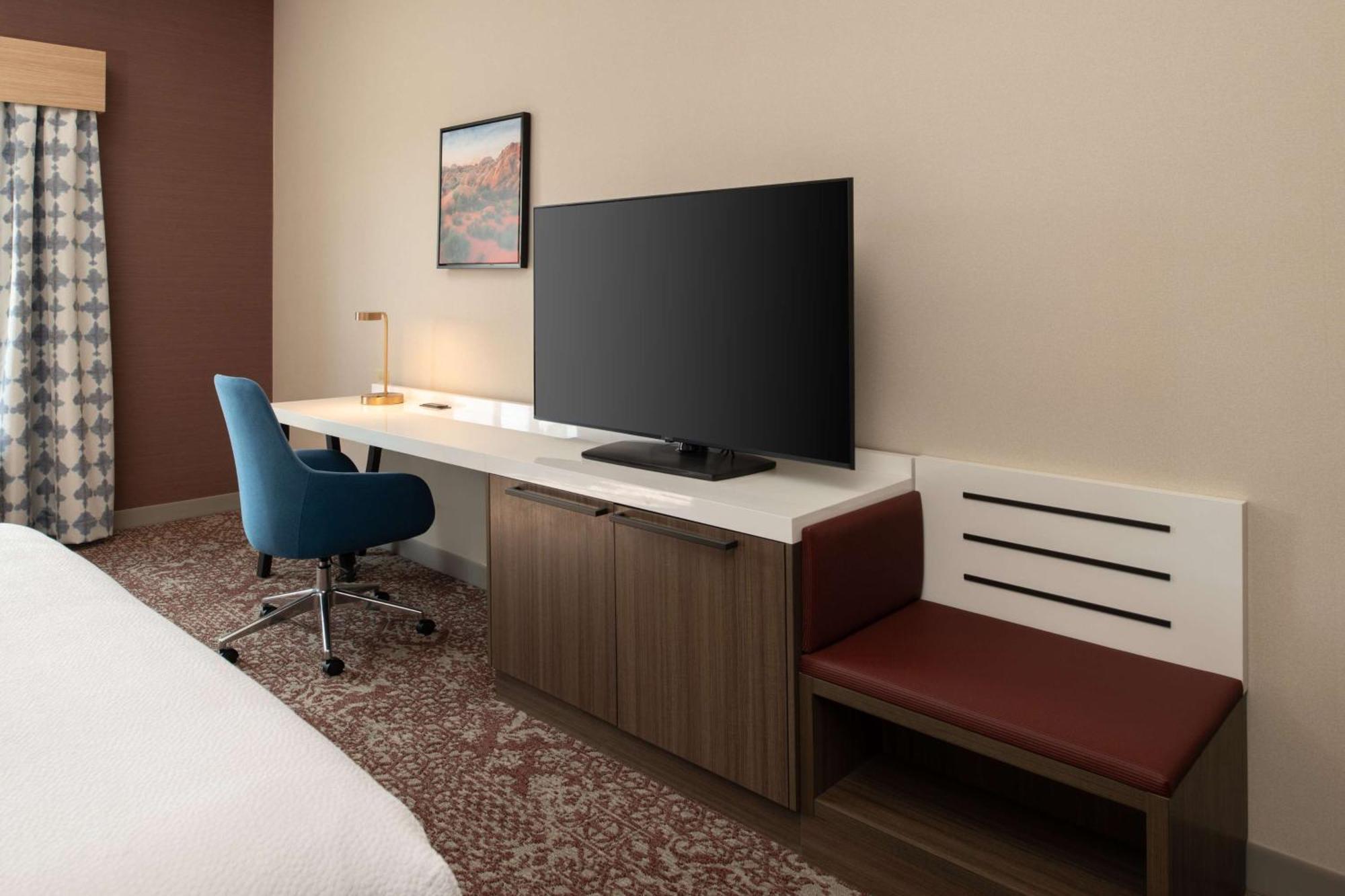 Hilton Garden Inn Fontana Kültér fotó