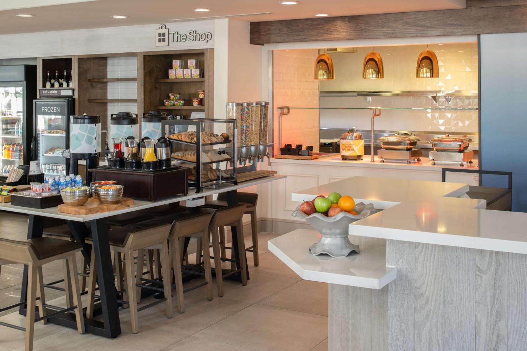 Hilton Garden Inn Fontana Kültér fotó