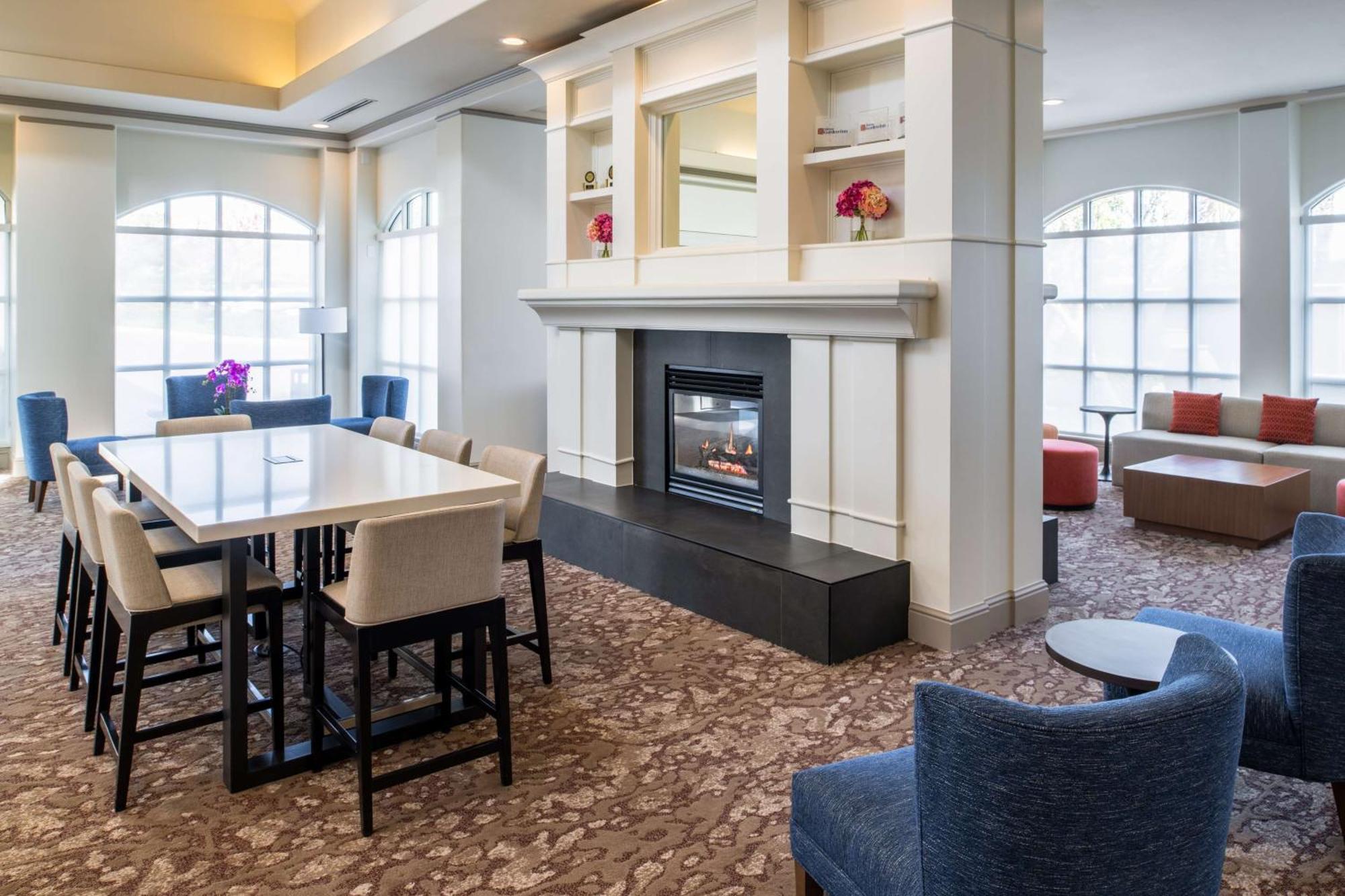 Hilton Garden Inn Fontana Kültér fotó