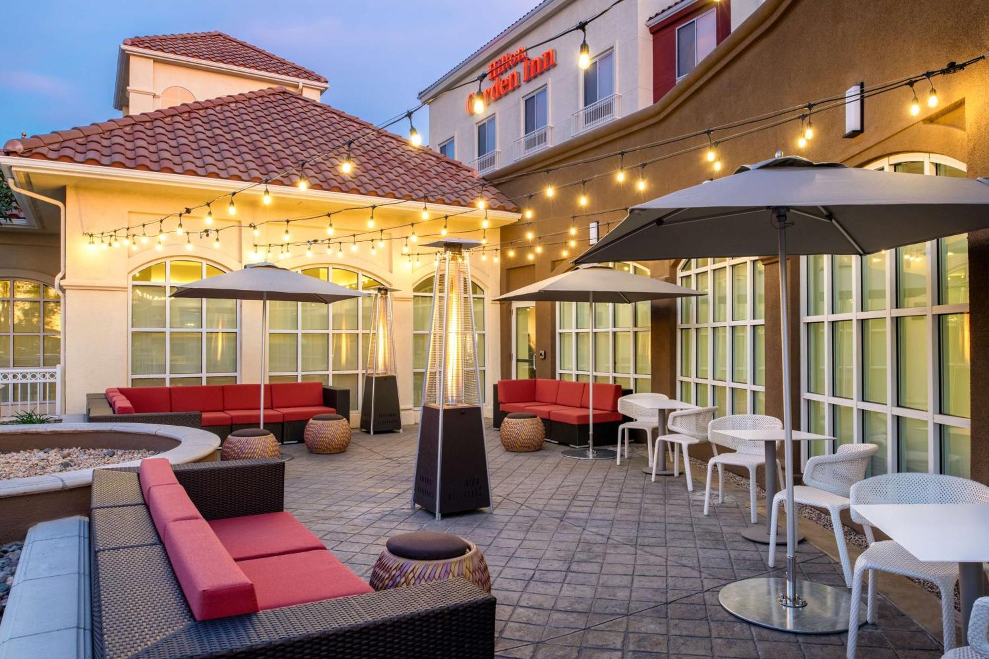Hilton Garden Inn Fontana Kültér fotó