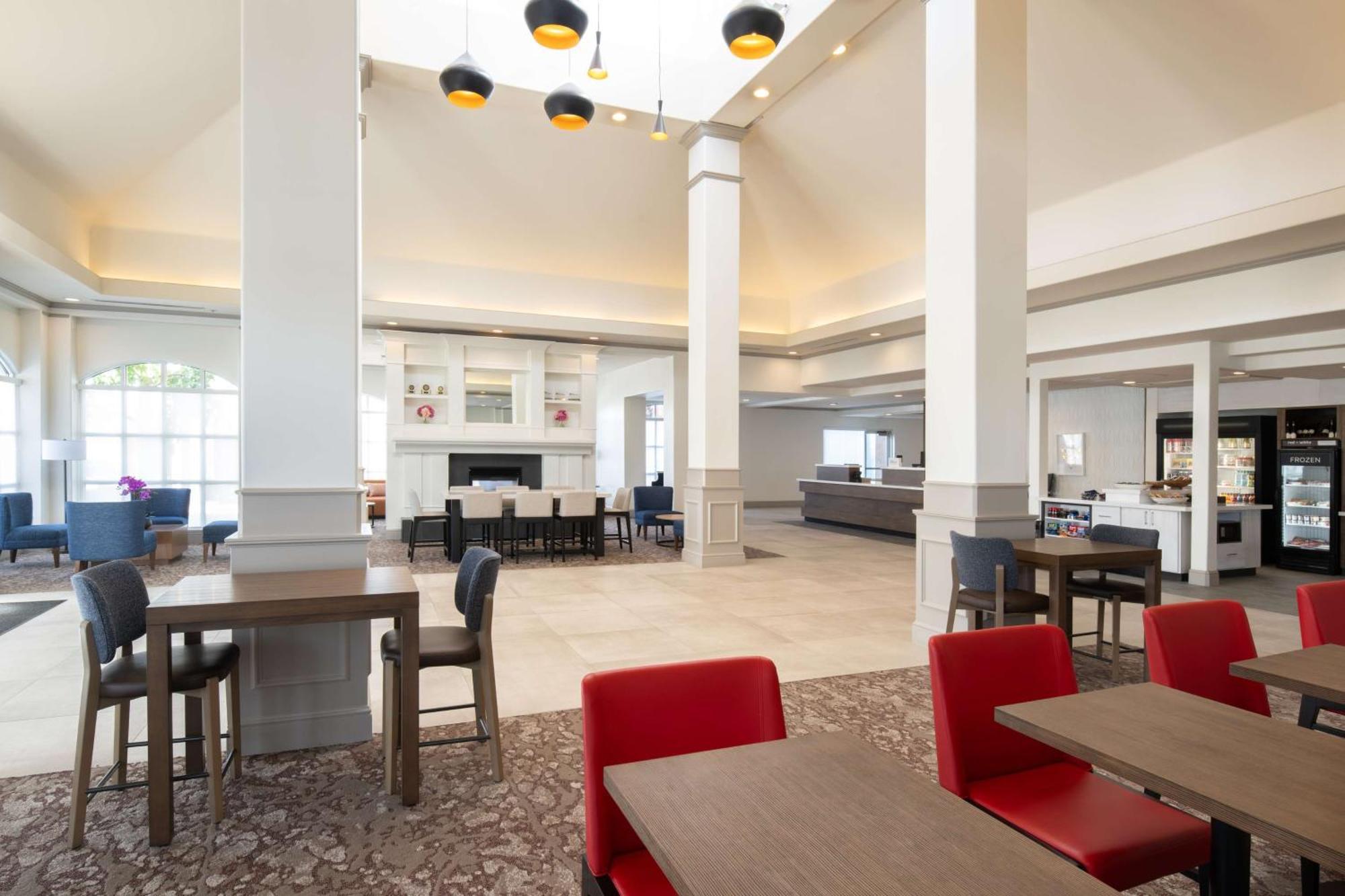 Hilton Garden Inn Fontana Kültér fotó