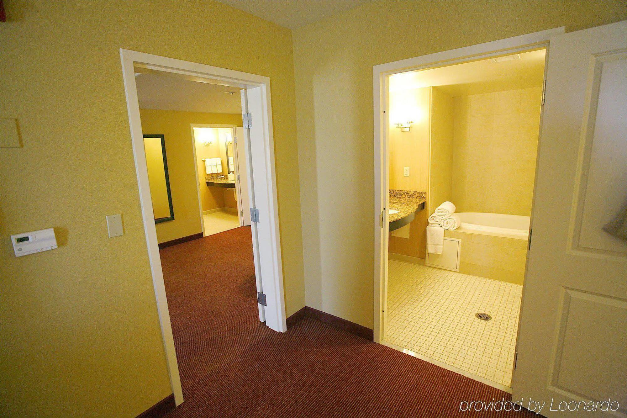 Hilton Garden Inn Fontana Szoba fotó